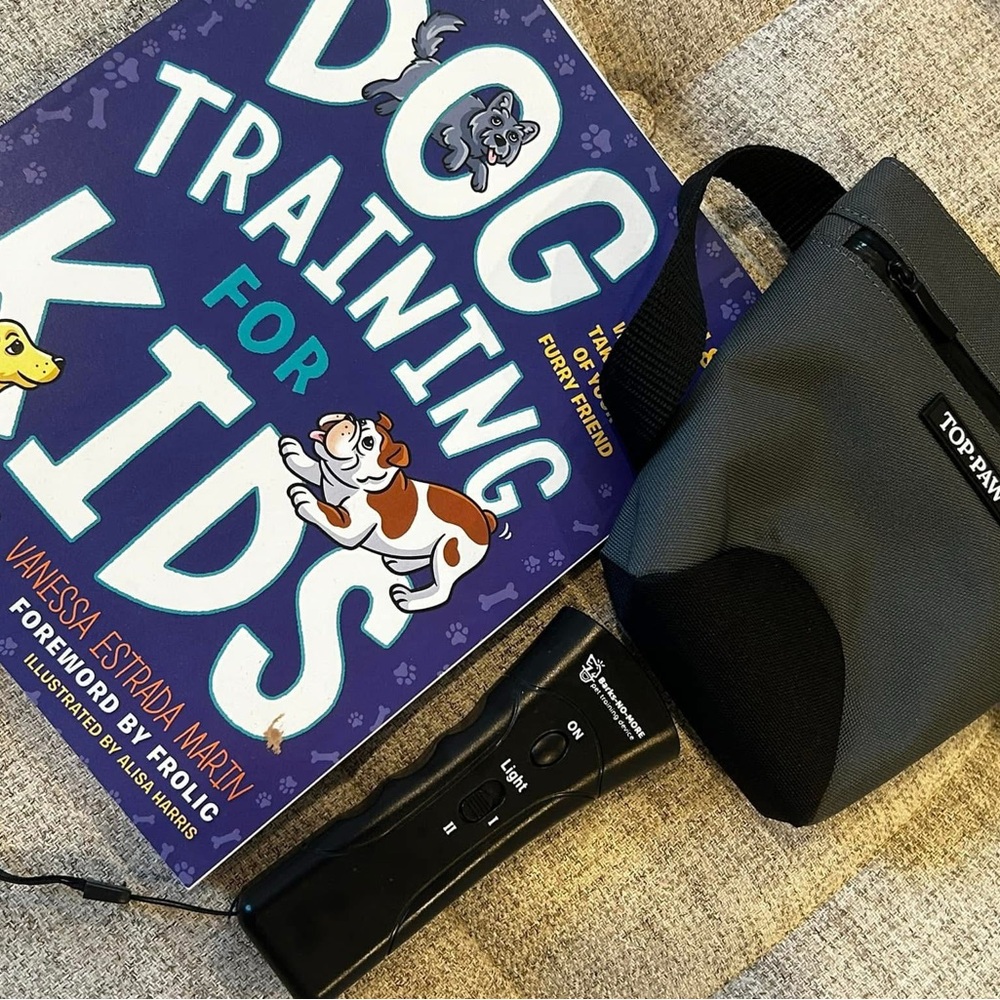 Top Paw Black and Gray Dog Training Pouch for Kids